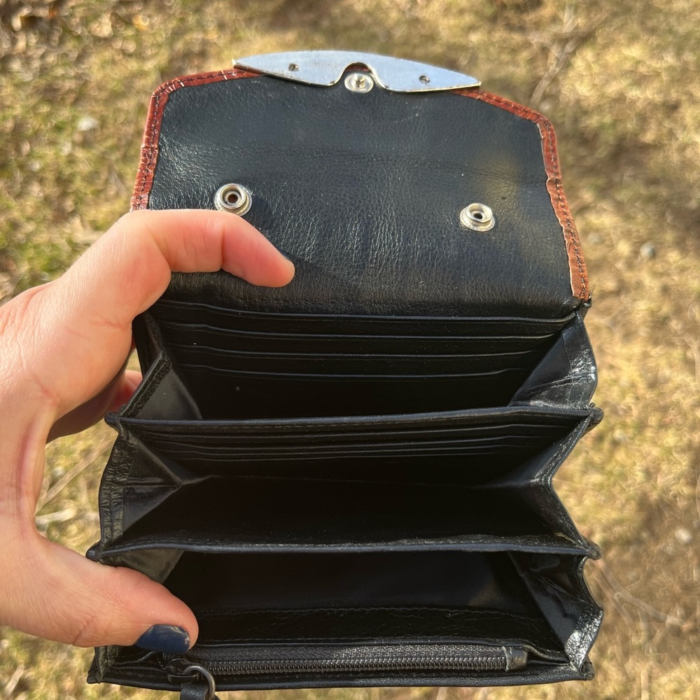Brighton Wallet - Picture 6 of 8